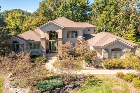 11449 N Ridge Rd, Plymouth, MI 48170