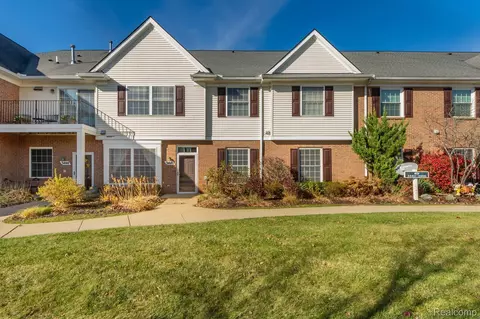 3446 Kneeland Cir #28, Howell, MI 48843