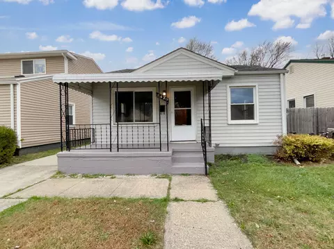 8429 Prospect Ave, Warren, MI 48089