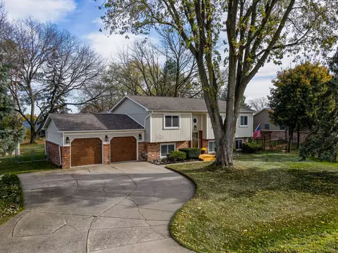 64444 Tipperary Dr, Washington, MI 48095