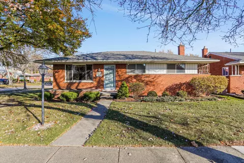 7292 Fairwood Dr, Dearborn Heights, MI 48127
