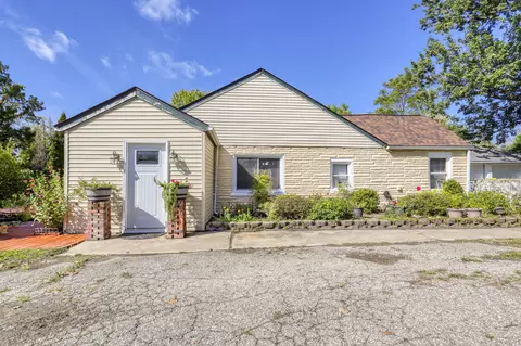 20925 Randall St, Farmington Hills, MI 48336