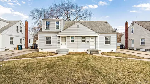 24650 Cloverlawn St, Oak Park, MI 48237