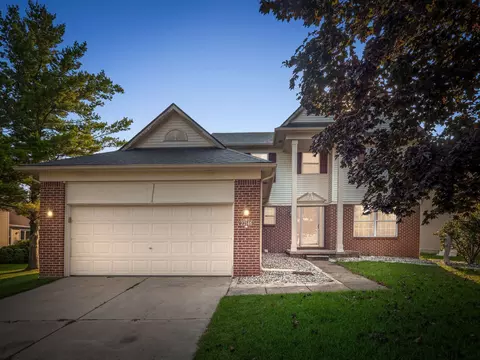 22146 Brookfield Crt Ct, South Lyon, MI 48178