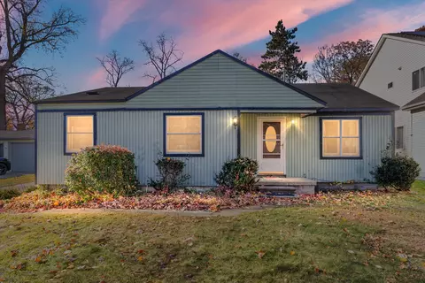 1875 Van Courtland Dr, Troy, MI 48083
