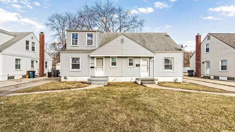 24652 Cloverlawn St, Oak Park, MI 48237