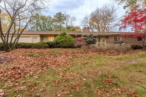 4640 Pickering Rd, Bloomfield Hills, MI 48301
