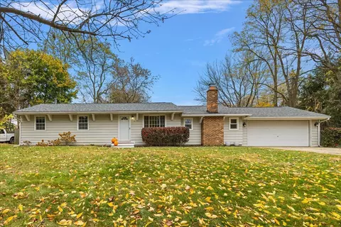 9278 Brucedale Dr, Springfield, MI 48346