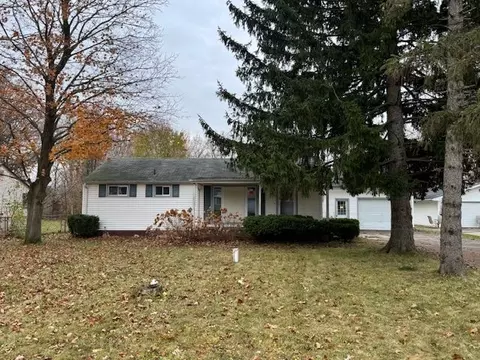 6182 Surrey Ln, Burton, MI 48519