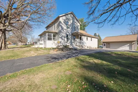 935 Hadden Ave, Howell, MI 48843