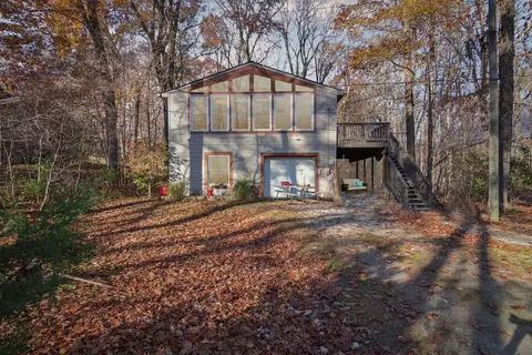5741 Woodbine, Pinckney, MI 48169