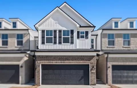 5509 E Spaniel Dr, Pittsfield, MI 48108