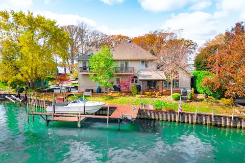 28745 Swan Island Dr, Grosse Ile, MI 48138