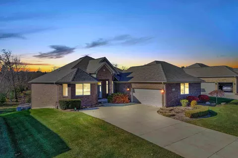 58703 Glacier Club Dr, Washington, MI 48094