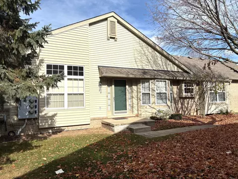 41135 Millbrook Dr, Sterling Heights, MI 48314