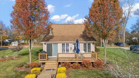 6738 Grand Beach Dr, Genoa, MI 48114