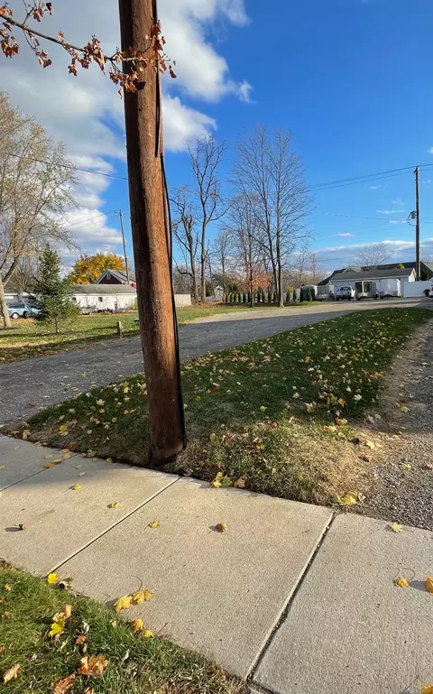 305 W Broad St, Linden, MI 48451