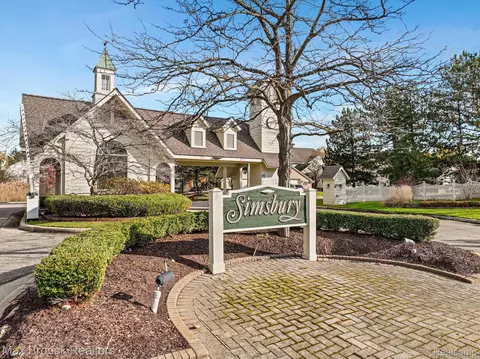 7248 Simsbury Dr, West Bloomfield, MI 48322