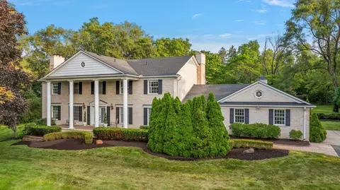 1080 Dowling Rd, Bloomfield Hills, MI 48304