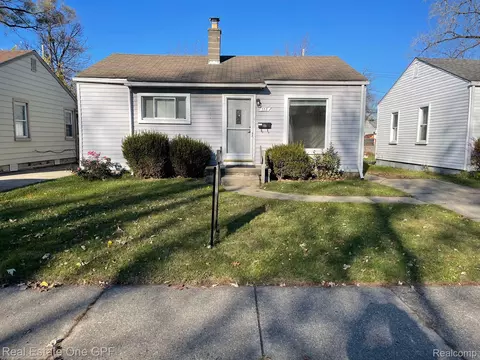 553 E Brockton Ave, Madison Heights, MI 48071