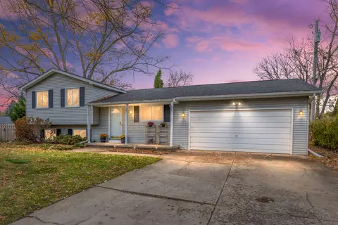 4660 Charest Ave, Waterford, MI 48327