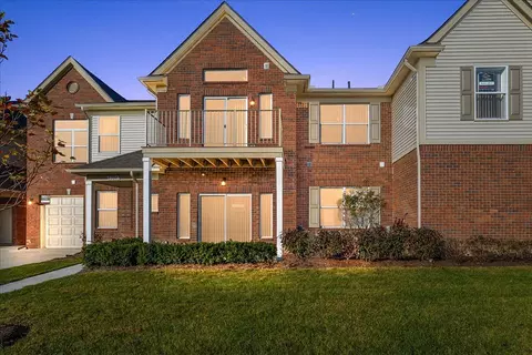 8328 Heywood Cir, Sterling Heights, MI 48312