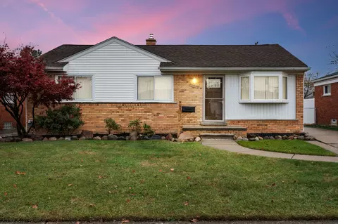 25854 Collingwood St, Roseville, MI 48066