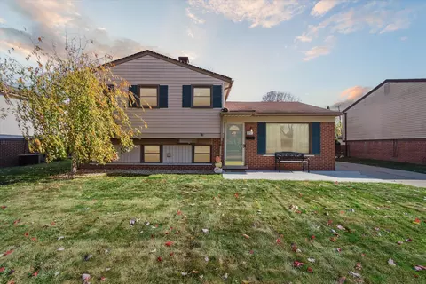 14244 Sunbury St, Livonia, MI 48154