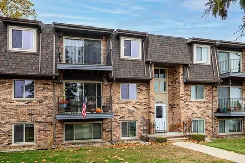 432 Riviera Dr 132 4 Dr #132, Saint Clair Shores, MI 48080