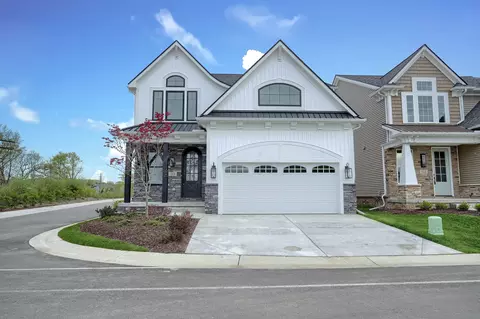 215 Mountain View Ln, Milford, MI 48381