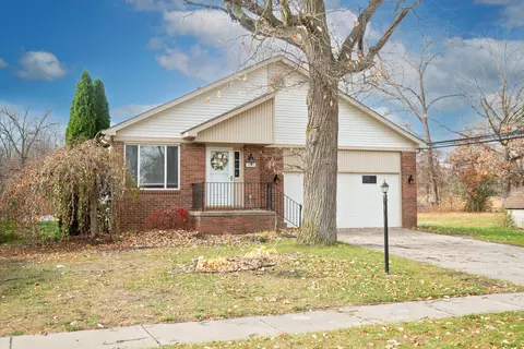 19072 Buck Ave, Brownstown, MI 48174