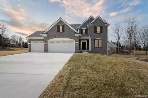 3671 Stallion Way, Commerce, MI 48382