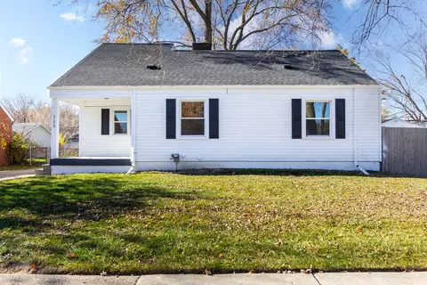 21015 Nummer St, Warren, MI 48089