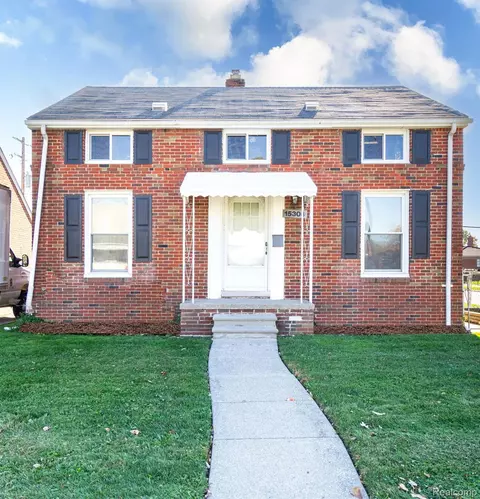 15304 Sprenger Ave, Eastpointe, MI 48021