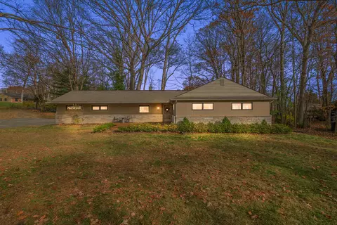 461 Orchardale Dr, Rochester Hills, MI 48309