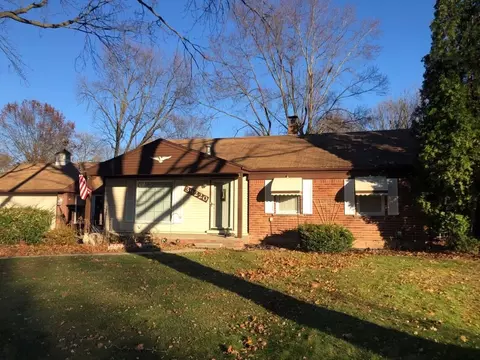 39220 Drake St, Clinton Township, MI 48036
