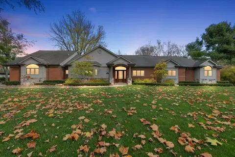 4671 Burnley Dr, Bloomfield Hills, MI 48304