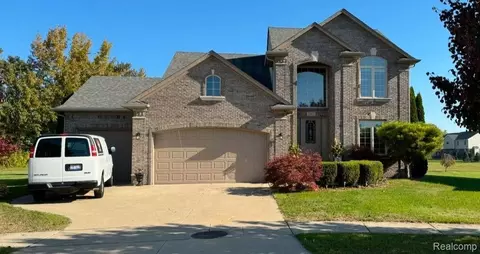 22031 Goldenwillow Dr, Macomb, MI 48044