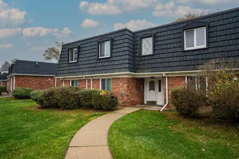 1876 Colonial Village Way #3, Waterford, MI 48328