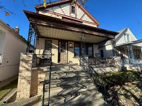 2379 Zinow St, Hamtramck, MI 48212
