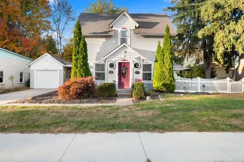 735 E Huron St, Milford, MI 48381