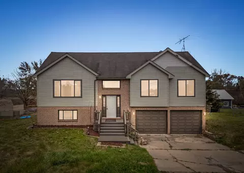 4645 Pontiac Lake Rd, Waterford, MI 48328