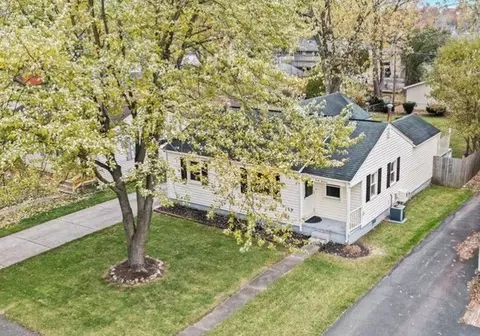 4013 Motorway Dr, Waterford, MI 48328