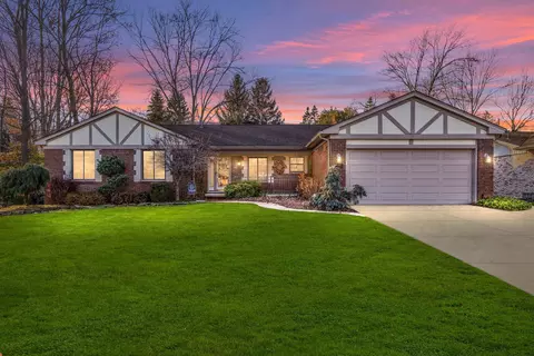 18869 Shrewsbury Dr, Livonia, MI 48152
