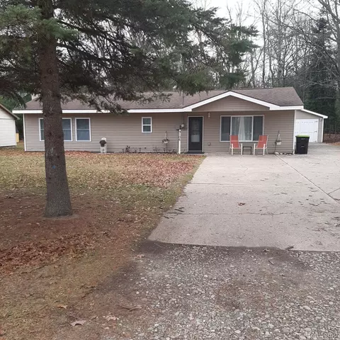 9106 Manistee Rd, Richfield, MI 48656