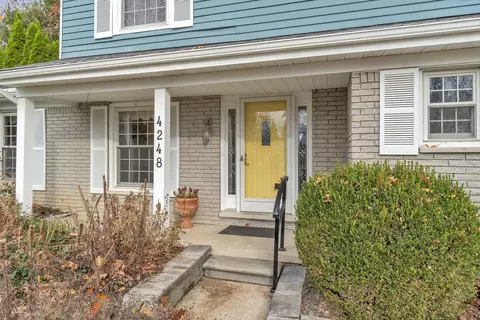 4248 Whitebirch Dr, West Bloomfield, MI 48323