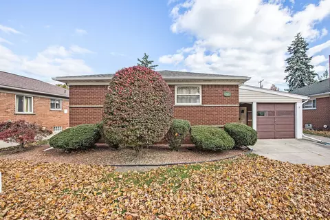 2629 Edsel St, Trenton, MI 48183