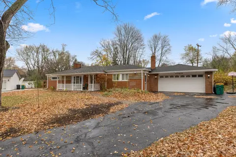 33930 Playview, Farmington Hills, MI 48331