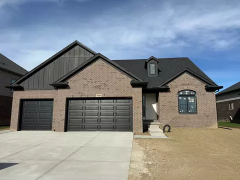 19185 E Thompson Dr W, Macomb, MI 48042