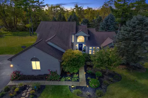 12538 Fall River Dr, Green Oak, MI 48178